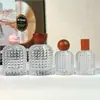 Frasco Dispensador de Perfume de Alta Qualidade 100ml Grande Capacidade Borrifador de Rosca Frasco Vazio 50ml Portátil Pressão Frasco de Reposição