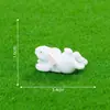 Figuras de animais de família de coelhos mais vendidas internacionalmente, decorações de paisagem em miniatura, acessórios DIY, enfeites de resina