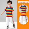 Conjunto de Ropa de Rendimiento a Rayas Arcoíris para Niños Camiseta de Manga Corta Falda Plisada Pantalones Largos Niños y Niñas Día del Niño Uniforme de Clase de Rendimiento Verano