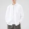 Camisa minimalista retrô estilo japonês, versátil e de corte solto, estilo casual americano, nova coleção de primavera, moderna