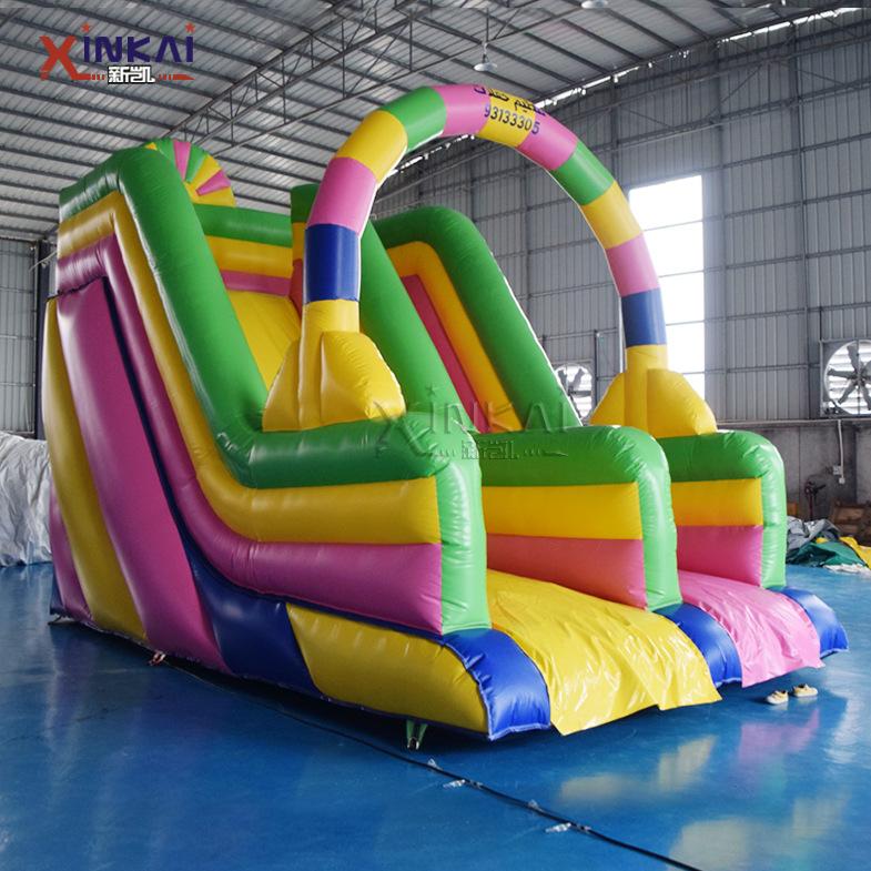6x4x5充气滑梯-彩虹色2.jpg