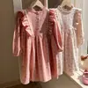 Ropa infantil estilo coreano con cuello alto y ribete de volantes, vestido para niñas, colección primavera 2026, vestido de princesa floral de manga larga para bebés y niños pequeños