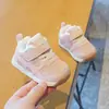 Zapatos de algodón para bebé de un año 6-12 meses zapatos para niña otoño e invierno zapato para bebé pequeño para caminar suela suave zapatos clave cálidos