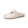Zapatos Mula de Piel de Cordero Personalizados con Dedos Divididos 2026 Verano Aumento de Altura Interior Tacón Bajo Todo Piel Genuina Puntera de Pie de Cerdo Pantuflas de Exterior para Mujer