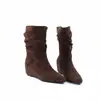 Botas de tornozelo de salto alto com bico fino estilo francês para mulheres, nova coleção outono/inverno, com enfeites de strass, salto oculto para altura adicional, zíper lateral, efeito emagrecedor, versátil e fashion, e com design franzido