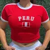 Top Curto Feminino Manga Curta Estilo Americano Verão 2026 com Bordado de Letras da Bandeira e Barriga de Fora Camiseta Manga Curta Justa