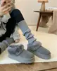 Botas de nieve cálidas de una sola pieza con suela gruesa y forro de felpa, engrosadas, para mujer, novedad de invierno 2026, zapatos de algodón estilo Birkenstock para el noreste, mujer