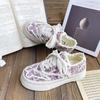 Baikuang 2023 Primavera y Verano Explosiones Zapatos de Hada de Fragancia Pequeña Diseño Nicho Retro Punta Redonda Zapatos de Lona Zapatos Blancos