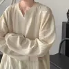 Camiseta con cuello en V texturizada para hombre, de manga larga, nuevo estilo otoño 2026, corte holgado estilo americano, top casual tipo jersey para adolescentes