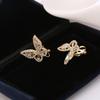 Brincos de borboleta estilo retrô de Hong Kong com pino de prata S925, pequenos brincos brilhantes com strass, novos brincos de temperamento super fada para mulheres