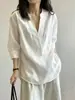 Atuendo Estilo Old Money: Camisa de Lino Blanca de Cuello en V para Mujer, Casual de Verano, Top de Algodón y Lino Relajado y Holgado