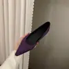 Zapatos de mujer de satén estilo francés con punta fina, nuevo modelo de verano 2024, zapatos de abuela poco profundos de estilo hada, suela suave y suave
