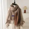 Estilo Novo Outono e Inverno Xadrez Artístico Areia Fina Imitação de Caxemira Lenço Xale para Homens e Mulheres, Quente e Fashionável Lenço com Franjas para o Dia a Dia
