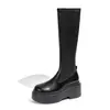 Botas compridas com sola grossa para aumentar a altura, botas elásticas de caimento justo, novo modelo outono 2026, botas de montaria de cano alto acima do joelho, botas compridas de salto alto