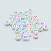 Cuentas acrílicas planas redondas blancas con letra 4*7mm para joyería DIY al por mayor