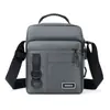 Nova Bolsa Masculina Outono/Inverno 2026 Bolsa de Ombro Único Transversal Grande Capacidade Impermeável Bolsa de Tecido Oxford Bolsa Transversal Conveniente para Viagens ao Ar Livre