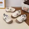Sapatos Anti-Chute para Bebês e Crianças Pequenas Primavera e Verão Desenho Animado Sapatos Infantis Solado Macio Malha Sapatos para Meninos Bebês e Crianças Pequenas Sapatos Estáveis para Caminhada de Meninas
