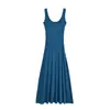 Vestido de Suspensório Sexy de Luxo para Afinar a Cintura Feminino Conjunto de Duas Peças de Cardigan de Tricô Justo para Outono