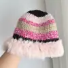 Sombrero de Pescador Rayado de Felpa con Empalme de Diseñador para Mujer en Otoño e Invierno, Versátil, que Favorece el Rostro, Pequeño, Cálido, Protector de Orejas, Tejido de Piel de Conejo