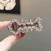 Pinza Exquisita para el Cabello con Espina de Pez y Pedrería Estilo Coreano Pinza de Pico de Pato Pinza para el Cabello de Lujo Ligero Gama Alta Pinza para Flecos del Frente Accesorio Versátil para el Cabello de Uso Diario