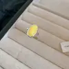 Serenidad de Té Blanco, Anillo Abierto Irregular de Perla Tejido Plegado, Anillo de Dedo Índice de Lujo Ligero de Gama Alta, Accesorio de Mano de Moda