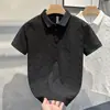 Camisa Polo Fina de Verano de Marca de Moda de Manga Corta para Hombre Versátil Nueva Casual con Cuello de Solapa Jacquard de Negocios Camiseta para Hombre