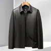 Nueva Chaqueta de Cuero para Hombre de Negocios Otoño/Invierno 2026, Ropa Casual de Negocios para Hombre, Abrigo de Cuero Lavado con Cuello Revatible