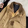 Chaqueta de trabajo bordada retro estilo japonés para hombres y mujeres, corte holgado, adecuada para parejas, con cuello de solapa, adecuada para otoño e invierno, prenda exterior de primavera con múltiples bolsillos