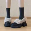 Zapatos de Felpa y Cuero Nuevos de Invierno 2026, Mocasines de Suela Gruesa para Mujer, Zapatos de Algodón Cálidos Slip-On Versátiles Retro