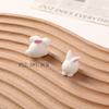 Pendientes hechos a mano con diseño de conejo blanco tridimensional de dibujos animados de otoño e invierno, accesorios de joyería para cadena de teléfono móvil, venta al por mayor
