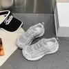 Nuevo Estilo Zapatos Deportivos Revela Dedos del Pie Piel Sintética 2026 Zapatos para Correr Malla Feos Lindos Zapatos de Papá Mujer Funcionales Suela Gruesa Primavera Otoño Tela Pequeña