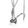 Joyería de comercio exterior: collar de acero de titanio con hacha de lobo celta vikinga, colgante de acero inoxidable con personalidad europea y americana para hombre.