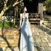 Vestido Longo Elegante Feminino Estilo Primavera e Verão Resort Malha Bloco de Cores Plissado Decote V Alça Fina Cintura Marcada Costas Abertas Linha A