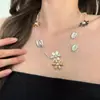 Tendencia de Moda Metal Flor Concha Color de Contraste Puntada Collar de Mujer Moda Largo Apilado Collar Cadena Distintiva Clavícula