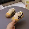 Sapatos de Bebê 2026 Modelo Novo de Inverno Sapatos para Crianças Pequenas Tênis Macios com Forro de Lã para Meninas Sapatos Quentes Funcionais Anti-Chute para Meninos