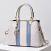 Bolsa de Hombro Cruzada de Moda Transfronteriza de Comercio Exterior 2025 Nueva Tendencia Gran Capacidad Estampada Portátil Bolso Tote Combinación de Colores Bolso de Hombro Cruzado