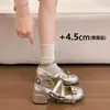 Zapatos de tacón grueso con punta redonda estilo retro plateados para mujer, nuevo estilo verano 2026, zapatos pequeños de cuero JK Mary Jane con lazo para aumentar altura