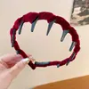 Faixa de Cabelo Ondulada de Veludo Envolvente para Mulheres 2026 Novo Estilo Faixa de Cabelo Dentada Antiderrapante de Alta Qualidade Presilha de Cabelo Fofa Acessório de Cabelo Acessório de Cabeça