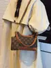 Bolso Vintage de Lujo para Debajo del Brazo, Bolso Retro para Mujer, Nuevo Modelo 2026, Bolso Croissant con Acabado de Alta Gama, Versátil Bolso de Hombro y Cruzado