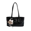 Bolso de axila Henggeng modelo nuevo transfronterizo, bolso tote con hebilla de cinturón vintage, bolso de hombro para commuting estilo motocicleta coreano de gran capacidad