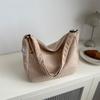 Bolsa de Tela de Pana Estilo Flojo Simple Estilo Japonés Artística Bandolera Casual Estilo Coreano Rayada de Terciopelo Tela Bolsa de Hombro Tote