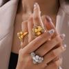 Anillo geométrico pequeño, fresco, transfronterizo, personalizado, de marca europea y americana, de gran venta, de acero de titanio chapado en oro, con procesamiento y personalización.