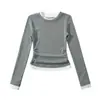 Bt716-25 Novo Estilo de Inverno Estilo Europeu e Americano Falso Duas Peças Cor Contrastante Cintura Plissada com Ajuste Gola Redonda Manga Longa Casual Top Camiseta