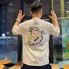 Nova Marca da Moda Camiseta Personalizada Bordada de Cavalo de Guerra de Manga Curta para Homens, Estilo Fino de Verão, Camisa Versátil da Moda Legal Casual de Meia Manga
