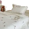 Funda de Cama Estilo Coreano Algodón Puro Juego de Tres Piezas Encaje Abullonado Suave Engrosada Toda de Algodón Sábana de Cama Cuatro Estaciones Cubierta de Tatami Kang Antideslizante