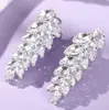 Presilha de bico de pato versátil estilo coreano de luxo leve com zircônia e flores feitas à mão, presilha de mola para looks de aniversário, presilha de cabelo elegante para penteados de noite