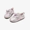 Sapatos de menina, tênis esportivos de princesa para crianças, novos modelos de primavera e outono 2026, sapatos casuais de sola macia para meninas e bebês