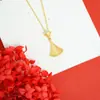Nueva Cadena para Clavícula Estilo Chino Vietnamita Oro Arena, Collar Sencillo de Hoja de Ginkgo Incrustada con Diamantes, Joyería Elegante y de Alta Gama Que No Se Desvanecerá por Mucho Tiempo
