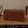 Maleta Vieja de Cuero Estilo Británico Maleta de Mano Estilo Europeo Maleta de Viaje Caja de Almacenamiento Maleta de Equipaje Maleta de Mano Accesorio Decorativo