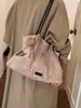 Bolso tote de gamuza para mujer 2026 nuevo modelo nicho retro diario para ir al trabajo bolso de hombro de gran capacidad bolso de mano